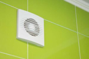 Comment nettoyer les sorties de ventilation de la salle de bain et des WC