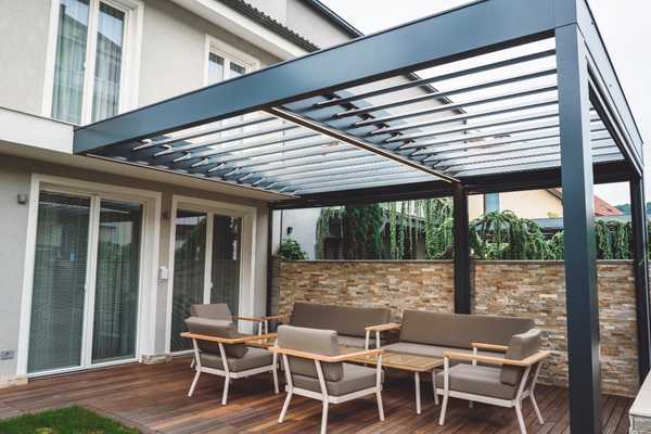 Pergola bioclimatique : définition, fonctionnement, avantages et inconvénients